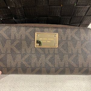 Zip around MK wallet